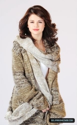 26707054_YZIFOZAUG - aaa-poze selena gomez-aaa