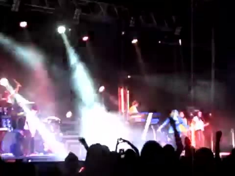 Demi Give Your Heart A Break In Panama (16) - Demi - Singing Give Your Heart A Break Live In Panama City