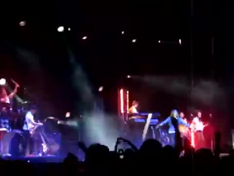Demi Give Your Heart A Break In Panama (17) - Demi - Singing Give Your Heart A Break Live In Panama City
