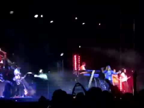 Demi Give Your Heart A Break In Panama (21) - Demi - Singing Give Your Heart A Break Live In Panama City