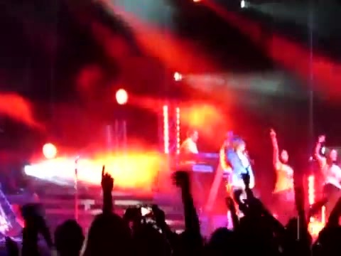 Demi Give Your Heart A Break In Panama (126) - Demi - Singing Give Your Heart A Break Live In Panama City