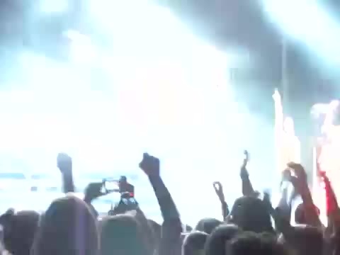 Demi Give Your Heart A Break In Panama (141) - Demi - Singing Give Your Heart A Break Live In Panama City