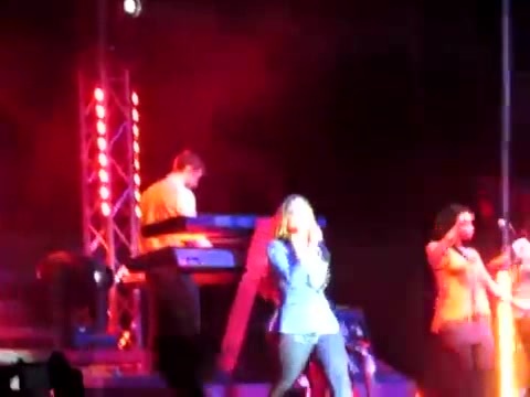 Demi Give Your Heart A Break In Panama (234) - Demi - Singing Give Your Heart A Break Live In Panama City