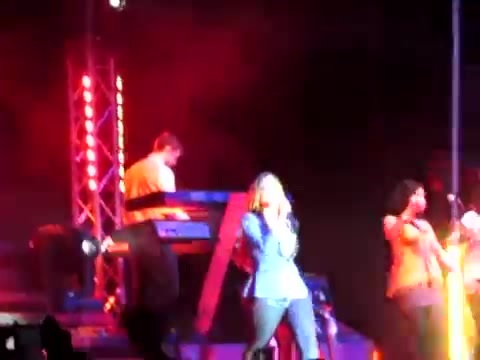 Demi Give Your Heart A Break In Panama (235) - Demi - Singing Give Your Heart A Break Live In Panama City
