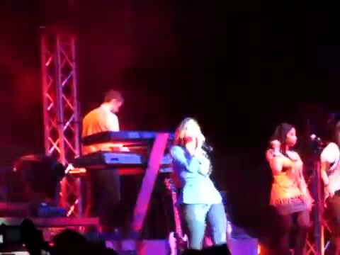Demi Give Your Heart A Break In Panama (239) - Demi - Singing Give Your Heart A Break Live In Panama City