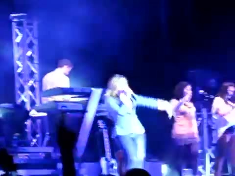 Demi Give Your Heart A Break In Panama (247) - Demi - Singing Give Your Heart A Break Live In Panama City