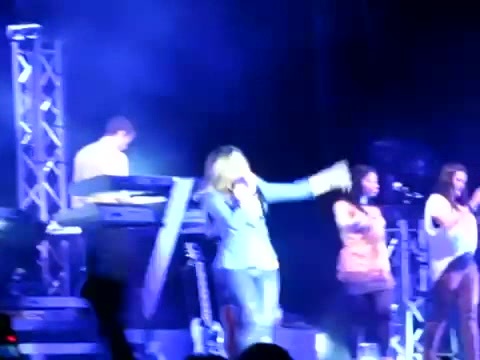 Demi Give Your Heart A Break In Panama (249) - Demi - Singing Give Your Heart A Break Live In Panama City