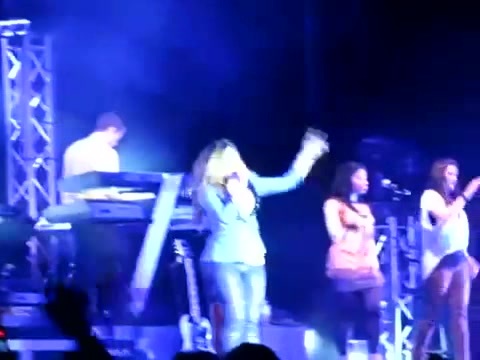 Demi Give Your Heart A Break In Panama (251) - Demi - Singing Give Your Heart A Break Live In Panama City