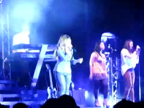 Demi Give Your Heart A Break In Panama (261) Demi Give Your Heart A Break In Panama (261)