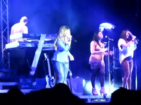 Demi Give Your Heart A Break In Panama (279) Demi Give Your Heart A Break In Panama (279)