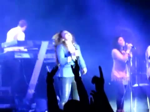 Demi Give Your Heart A Break In Panama (364) - Demi - Singing Give Your Heart A Break Live In Panama City