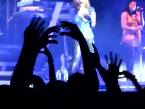 Demi Give Your Heart A Break In Panama (496) - Demi - Singing Give Your Heart A Break Live In Panama City