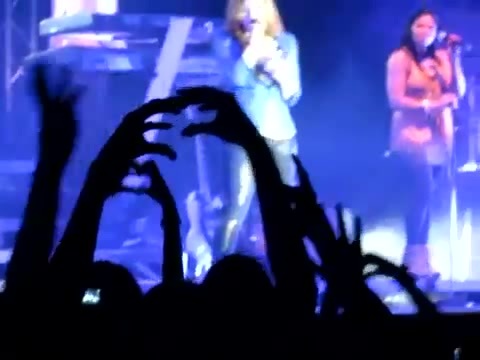 Demi Give Your Heart A Break In Panama (499) - Demi - Singing Give Your Heart A Break Live In Panama City