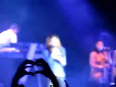 Demi Give Your Heart A Break In Panama (512) - Demi - Singing Give Your Heart A Break Live In Panama City Part oo1