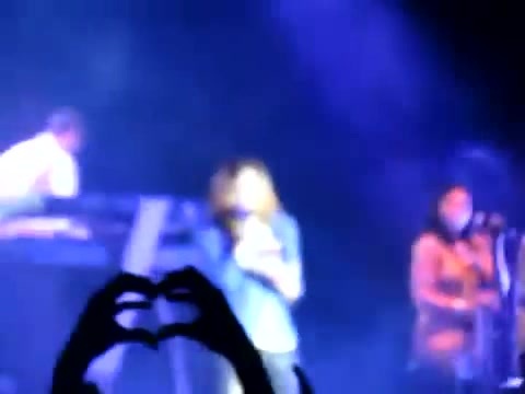 Demi Give Your Heart A Break In Panama (513) - Demi - Singing Give Your Heart A Break Live In Panama City Part oo1
