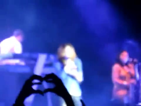 Demi Give Your Heart A Break In Panama (514) - Demi - Singing Give Your Heart A Break Live In Panama City Part oo1