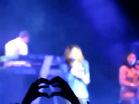 Demi Give Your Heart A Break In Panama (517) - Demi - Singing Give Your Heart A Break Live In Panama City Part oo1