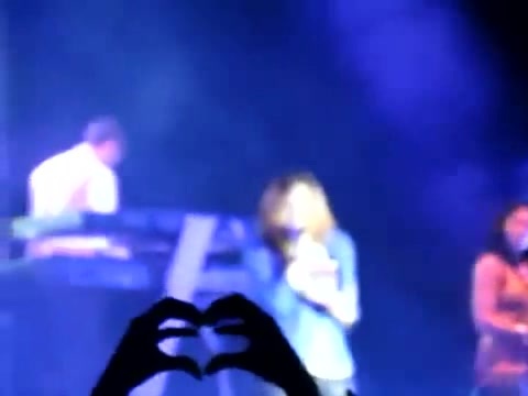 Demi Give Your Heart A Break In Panama (519) - Demi - Singing Give Your Heart A Break Live In Panama City Part oo1