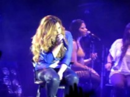 Demi - Lovato - How - to - Love - Live - at - the - Figali - Convention - Center (1969) - Demilush - How to Love Live at the Figali Convention Center Part oo5