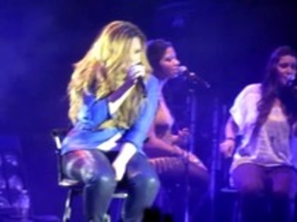 Demi - Lovato - How - to - Love - Live - at - the - Figali - Convention - Center (1972) - Demilush - How to Love Live at the Figali Convention Center Part oo5