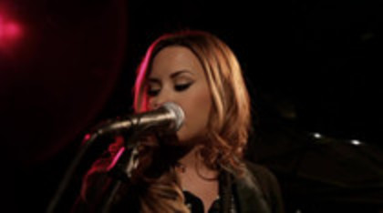 Demi Lovato - Give Your Heart A Break Piano only version (8)