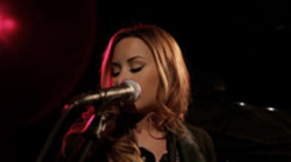 Demi Lovato - Give Your Heart A Break Piano only version (11) - Demi - Give Your Heart A Break Piano only version Part oo1