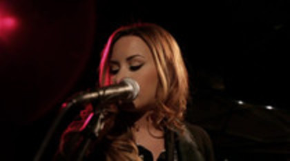 Demi Lovato - Give Your Heart A Break Piano only version (12) - Demi - Give Your Heart A Break Piano only version Part oo1