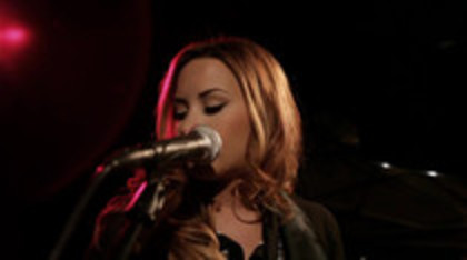 Demi Lovato - Give Your Heart A Break Piano only version (13) - Demi - Give Your Heart A Break Piano only version Part oo1