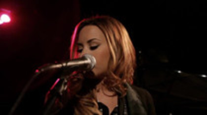 Demi Lovato - Give Your Heart A Break Piano only version (19) - Demi - Give Your Heart A Break Piano only version Part oo1
