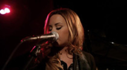 Demi Lovato - Give Your Heart A Break Piano only version (21) - Demi - Give Your Heart A Break Piano only version Part oo1