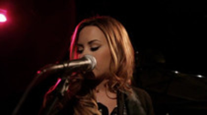 Demi Lovato - Give Your Heart A Break Piano only version (18)