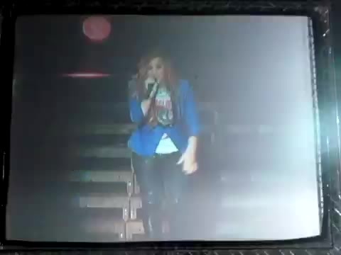 Demi Give Your Heart A Break In Panama (3994) - Demi - Singing Give Your Heart A Break Live In Panama City Part oo7