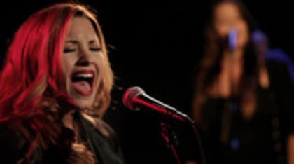 Demi Lovato - Give Your Heart A Break Piano only version (989) Demi Lovato - Give Your Heart A Break Piano only version (989)