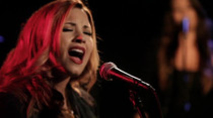 Demi Lovato - Give Your Heart A Break Piano only version (1000)