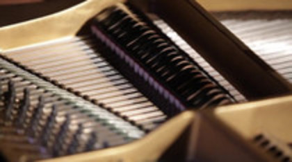 Demi Lovato - Give Your Heart A Break Piano only version (1002)