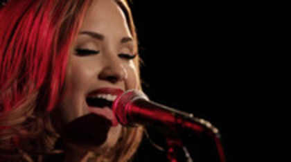 Demi Lovato - Give Your Heart A Break Piano only version (1470) - Demi - Give Your Heart A Break Piano only version Part oo4