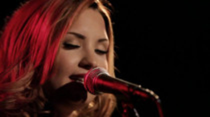 Demi Lovato - Give Your Heart A Break Piano only version (1466)