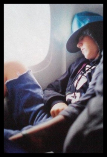 [prin somn] Haii` Ioane mai repede! Impinge nenica!