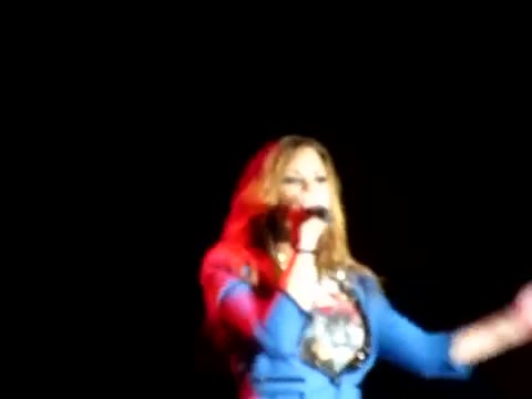 Demi Unbroken Live In Panama (109)