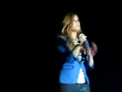Demi Unbroken Live In Panama (202)