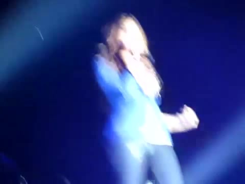 Demi Unbroken Live In Panama (1385) - Demi - Unbroken Live In Panama City Part oo2