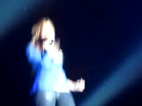 Demi Unbroken Live In Panama (1395) - Demi - Unbroken Live In Panama City Part oo2