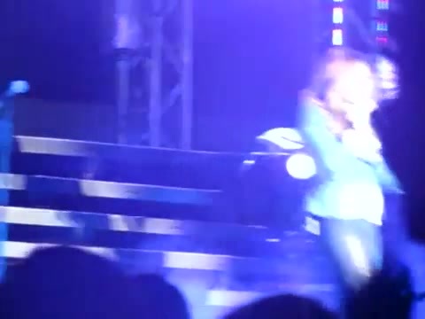 Demi Unbroken Live In Panama (1776) - Demi - Unbroken Live In Panama City Part oo3