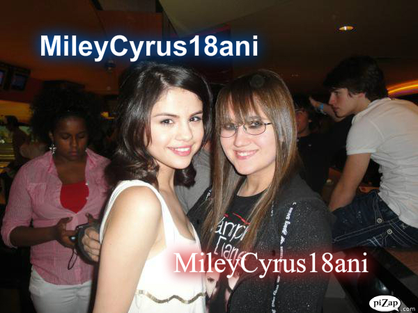 4 - Poze cu selena gomez super rare