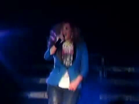 Demi Unbroken Live In Panama (2061) - Demi - Unbroken Live In Panama City Part oo4