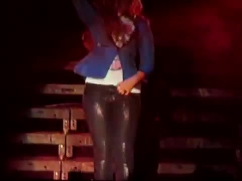 Demi Unbroken Live In Panama (2114) - Demi - Unbroken Live In Panama City Part oo4