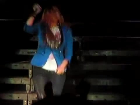 Demi Unbroken Live In Panama (2137)