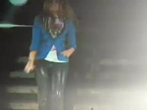 Demi Unbroken Live In Panama (2172)