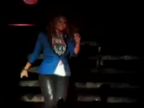 Demi Unbroken Live In Panama (2179)