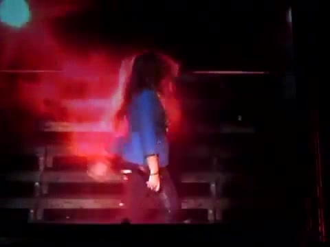 Demi Unbroken Live In Panama (2265)
